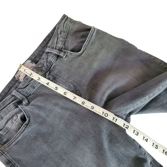 FREE PEOPLE Gray Straight-Leg Cropped Raw Fringe Hem Denim Jeans‎ Women's SZ 30 - Picture 8 of 11